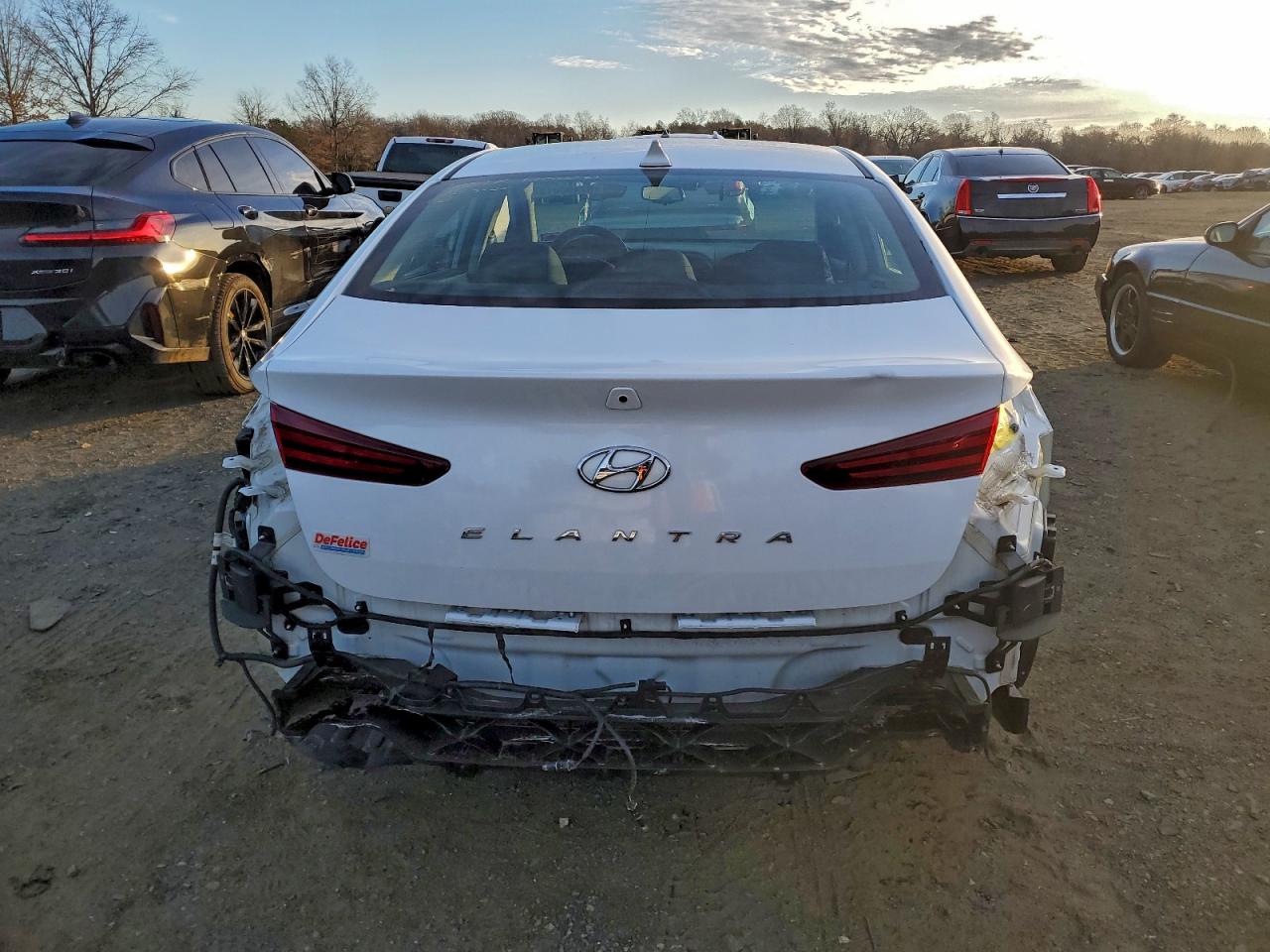 2020 HYUNDAI ELANTRA SEL photo 6