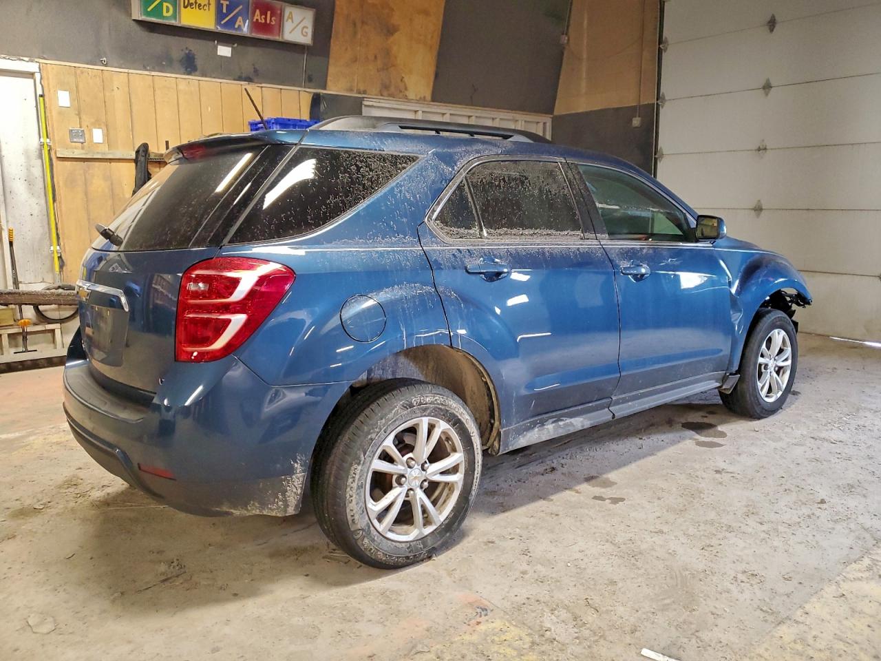 2017 CHEVROLET EQUINOX LT photo 3