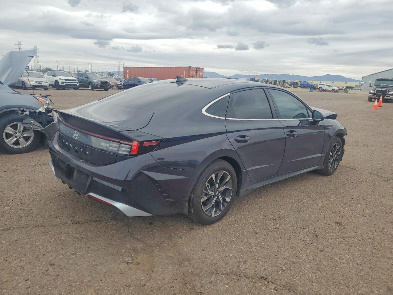 2025 HYUNDAI SONATA SEL photo 3