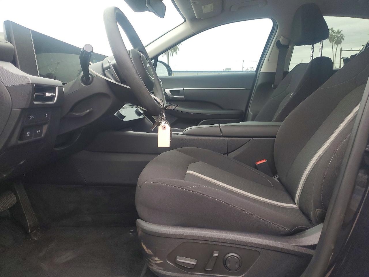 2025 HYUNDAI SONATA SEL photo 7