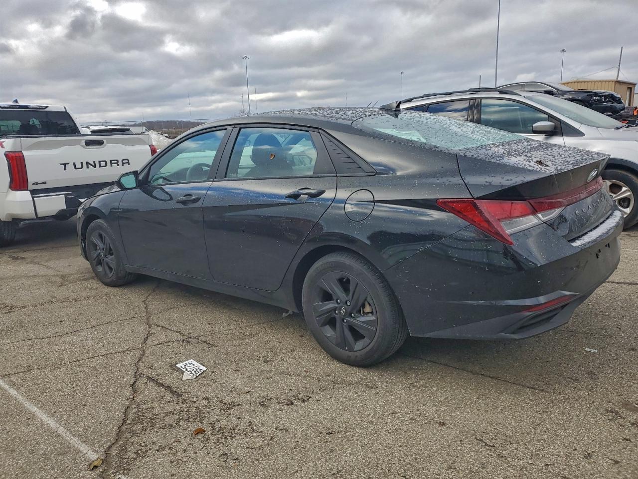 2023 HYUNDAI ELANTRA SEL photo 2