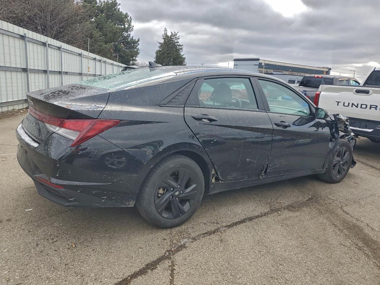2023 HYUNDAI ELANTRA SEL photo 3