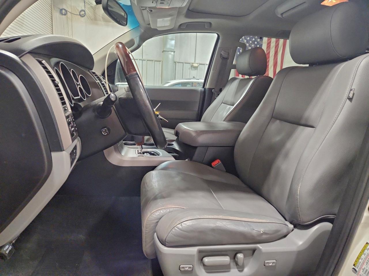 2014 TOYOTA SEQUOIA PLATINUM photo 7