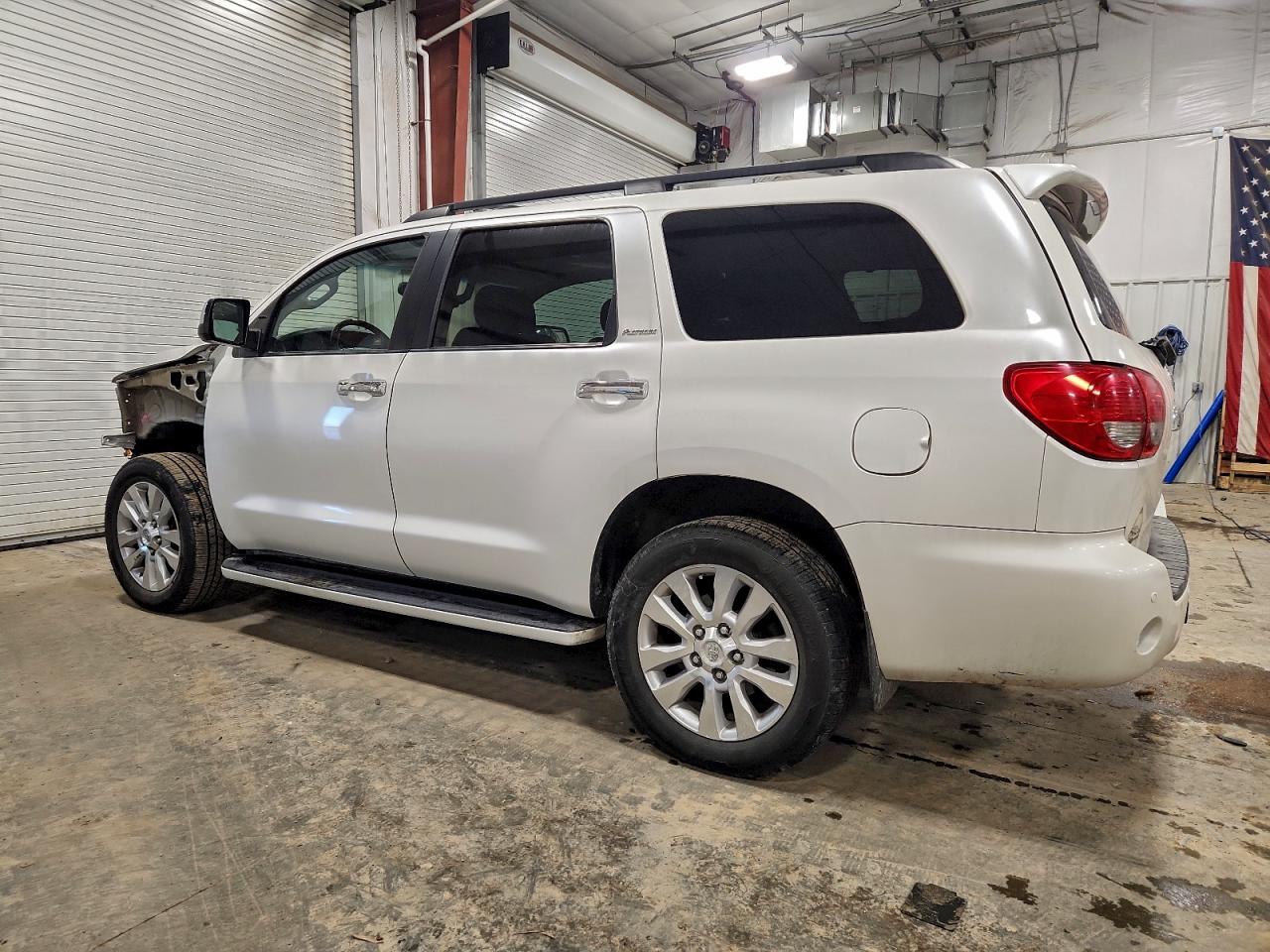 2014 TOYOTA SEQUOIA PLATINUM photo 2