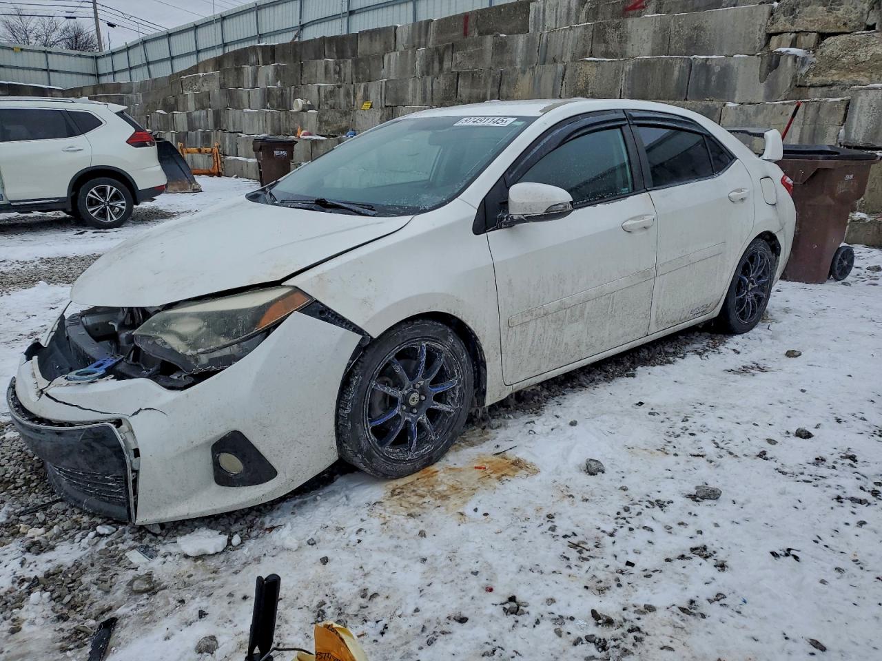 2015 TOYOTA COROLLA