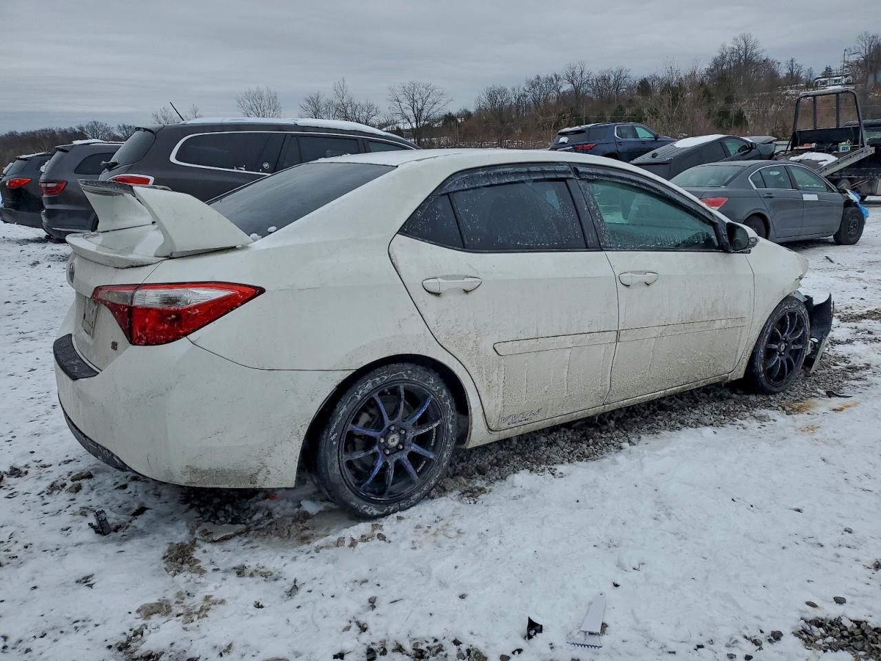 2015 TOYOTA COROLLA L photo 3