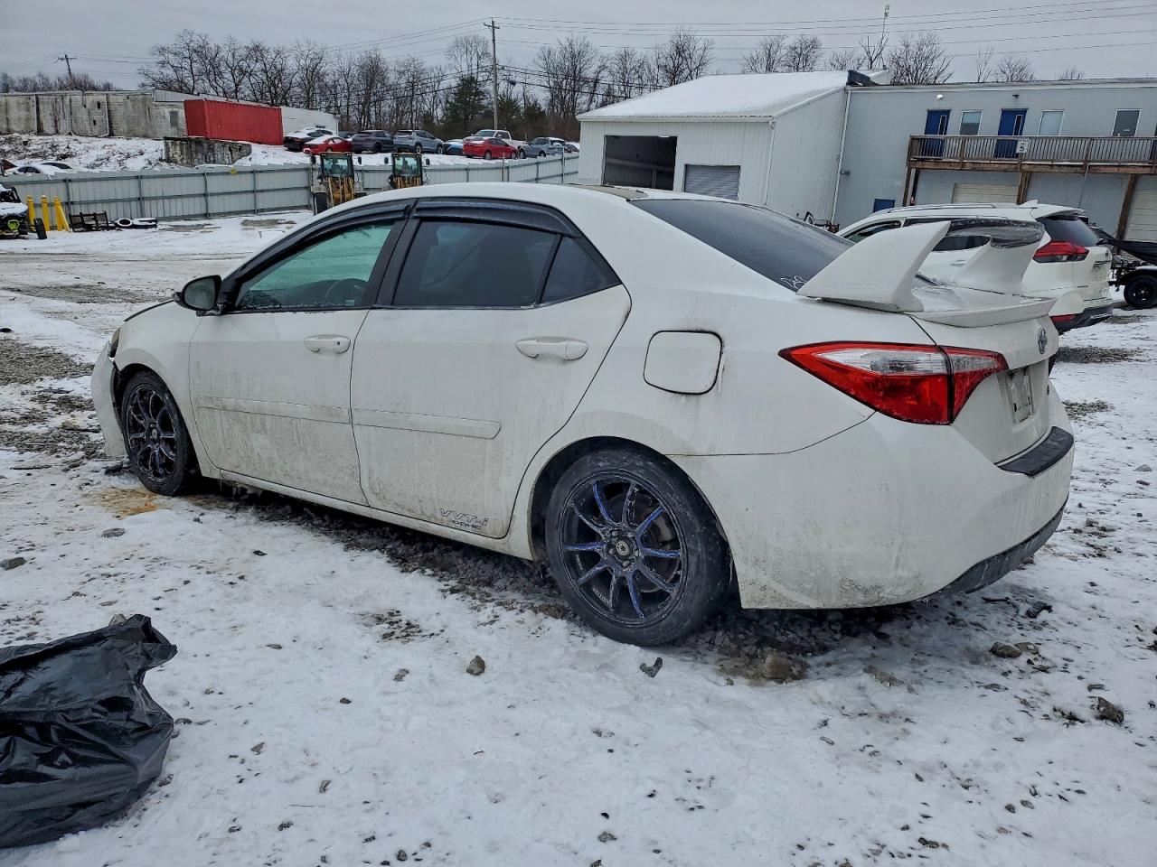 2015 TOYOTA COROLLA L photo 2