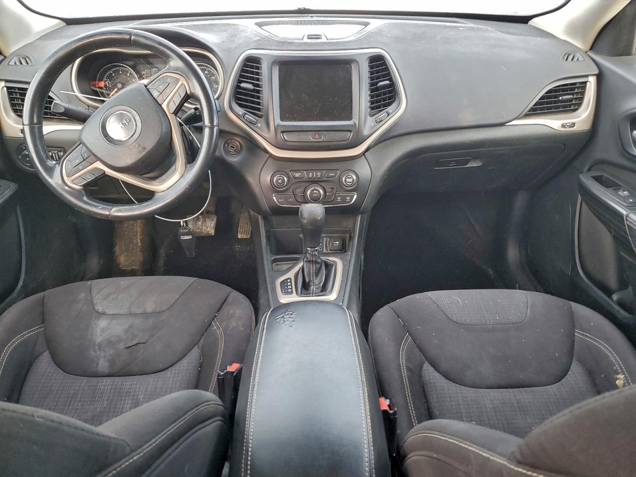 2015 JEEP CHEROKEE LATITUDE photo 8