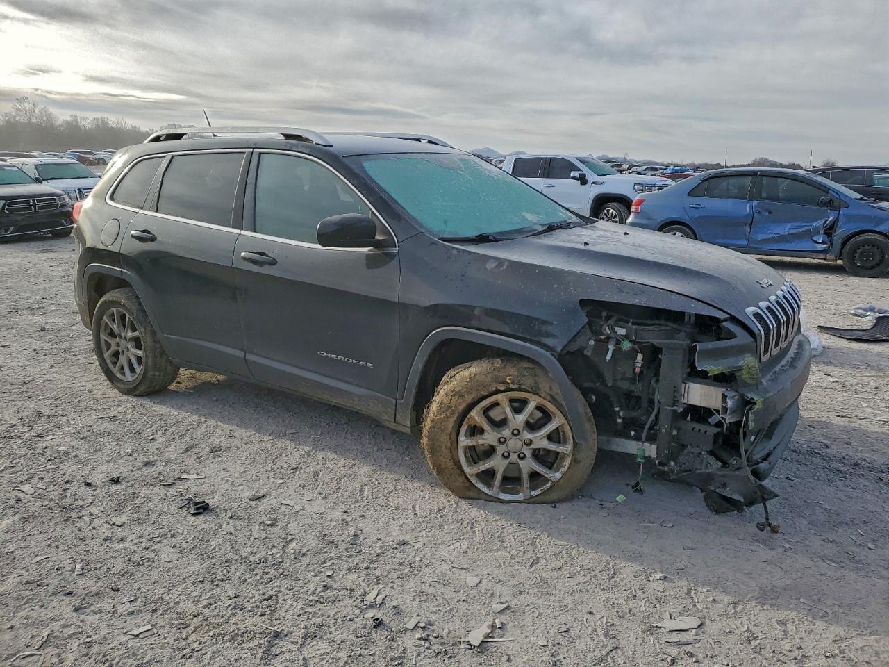 2015 JEEP CHEROKEE LATITUDE photo 4