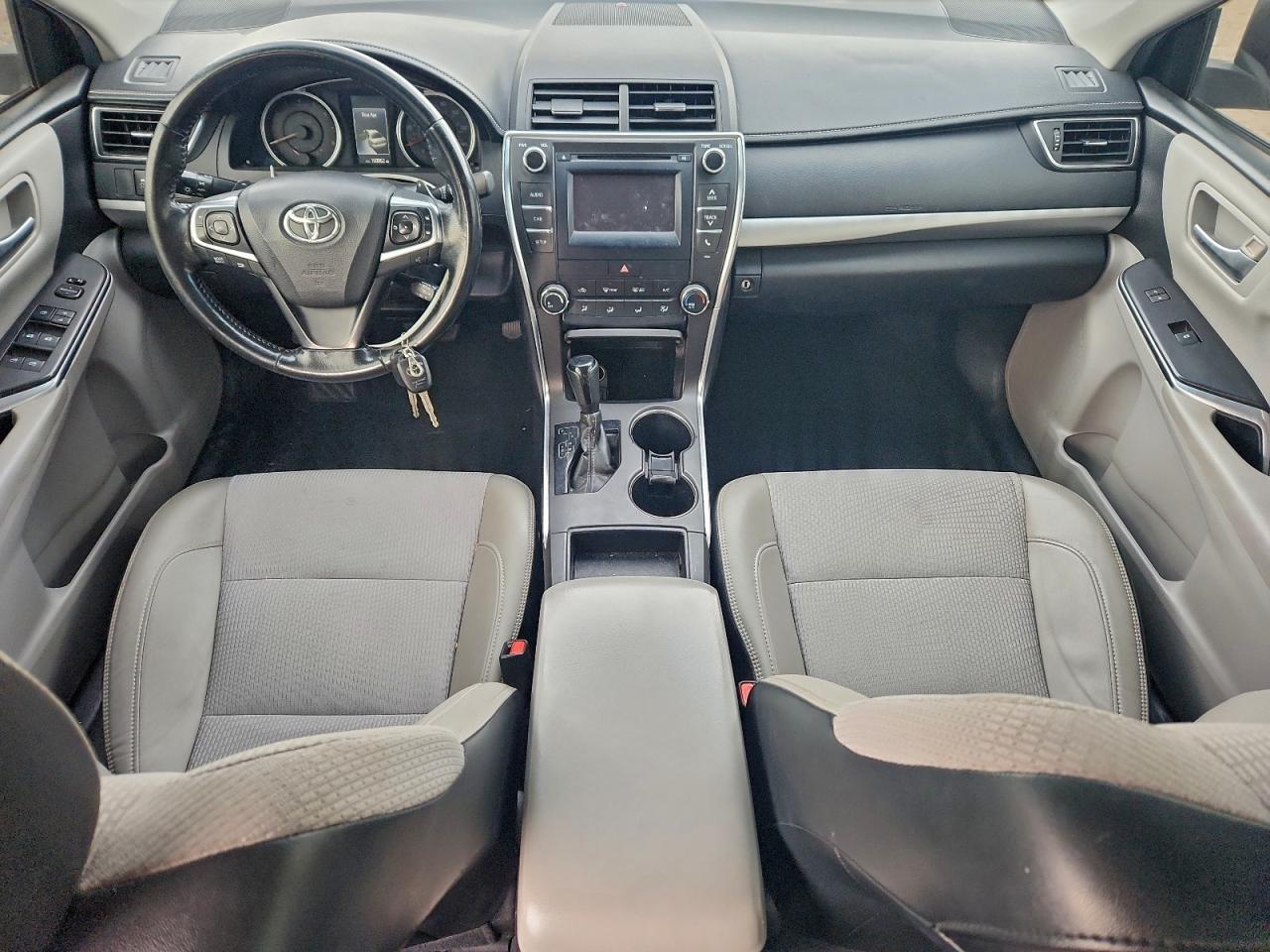 2016 TOYOTA CAMRY LE photo 8