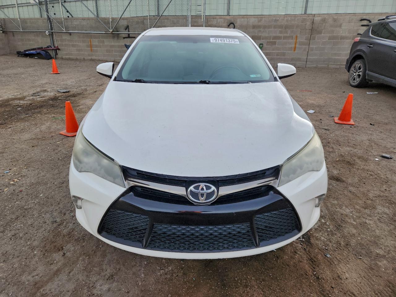 2016 TOYOTA CAMRY LE photo 5