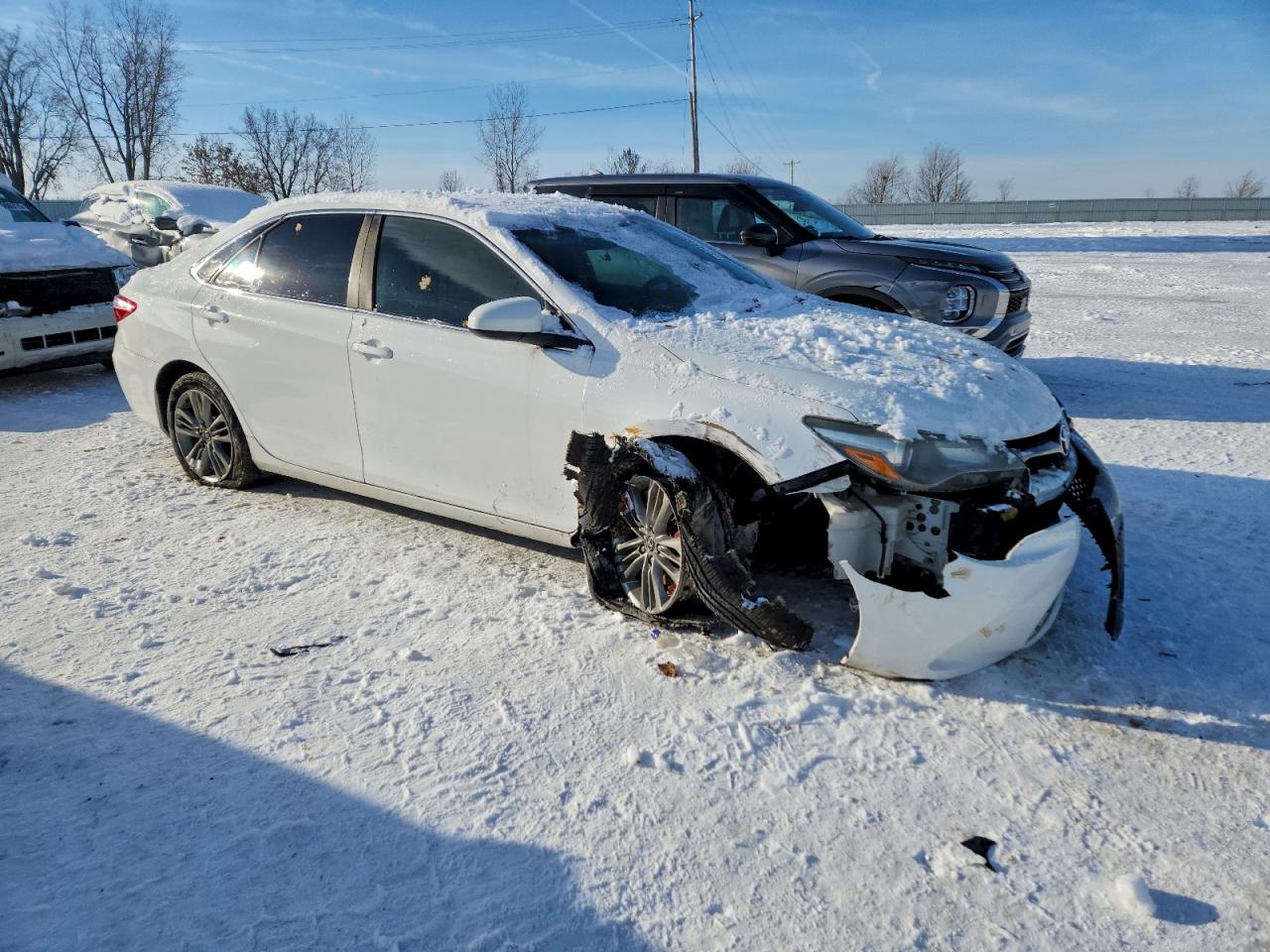 2016 TOYOTA CAMRY LE photo 4