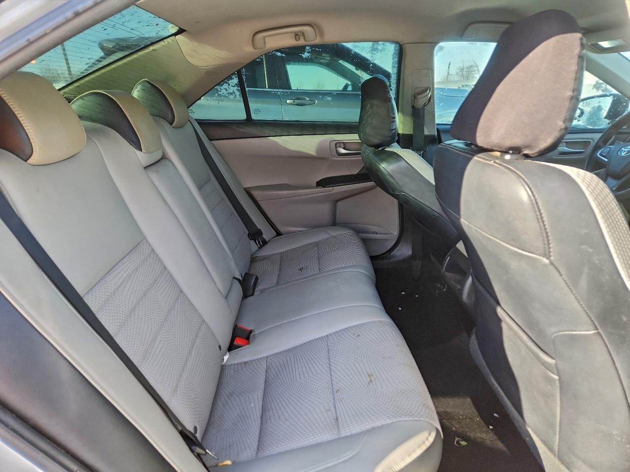 2016 TOYOTA CAMRY LE photo 10