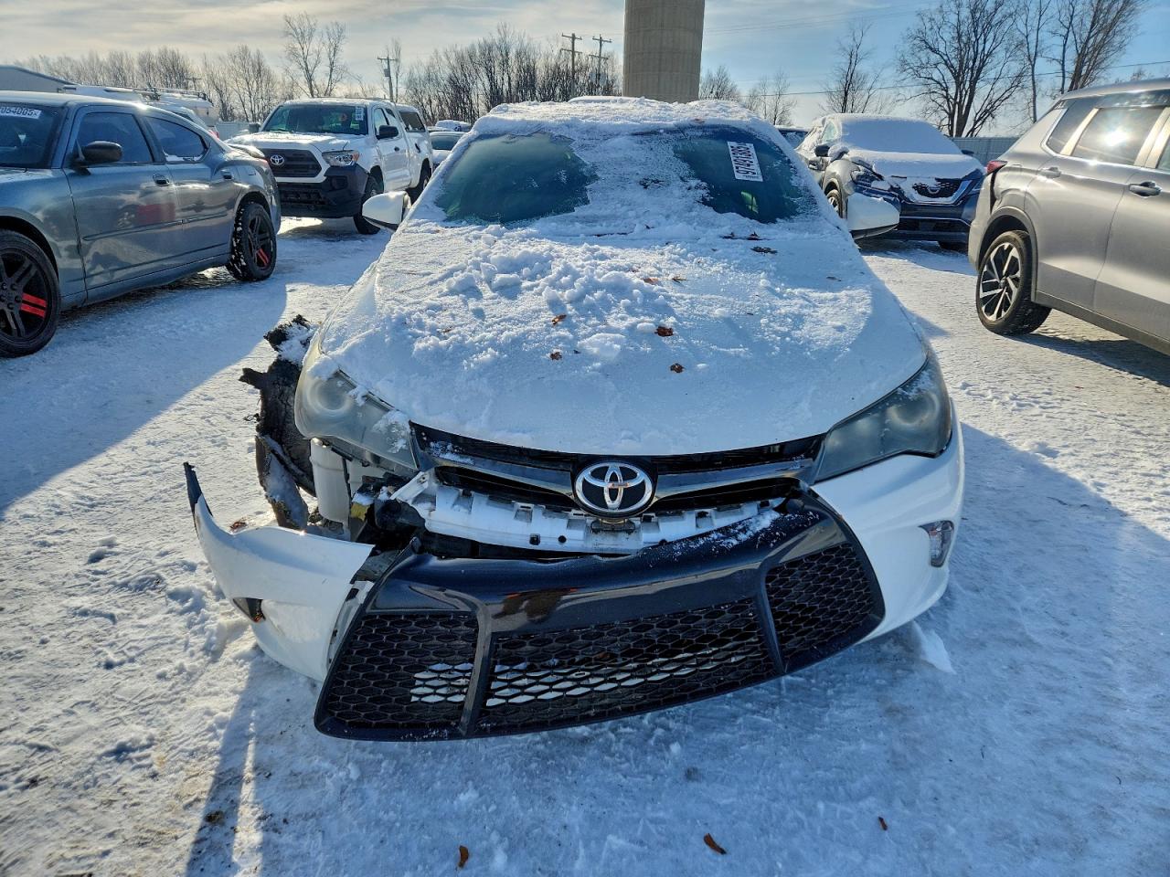 2016 TOYOTA CAMRY LE photo 5