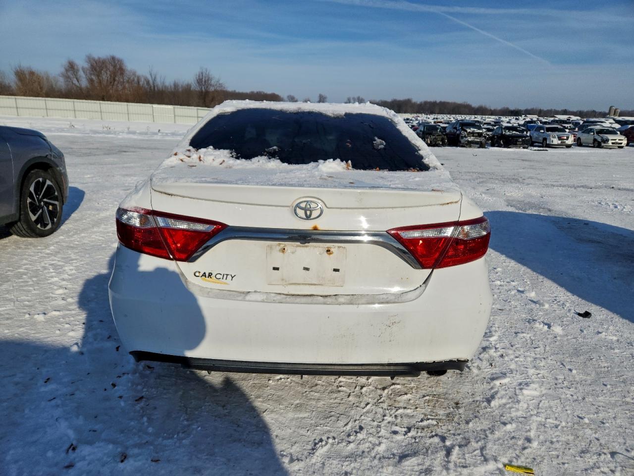 2016 TOYOTA CAMRY LE photo 6