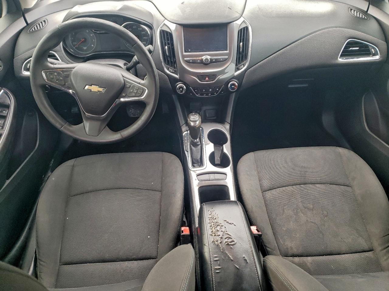 2017 CHEVROLET CRUZE LT photo 8