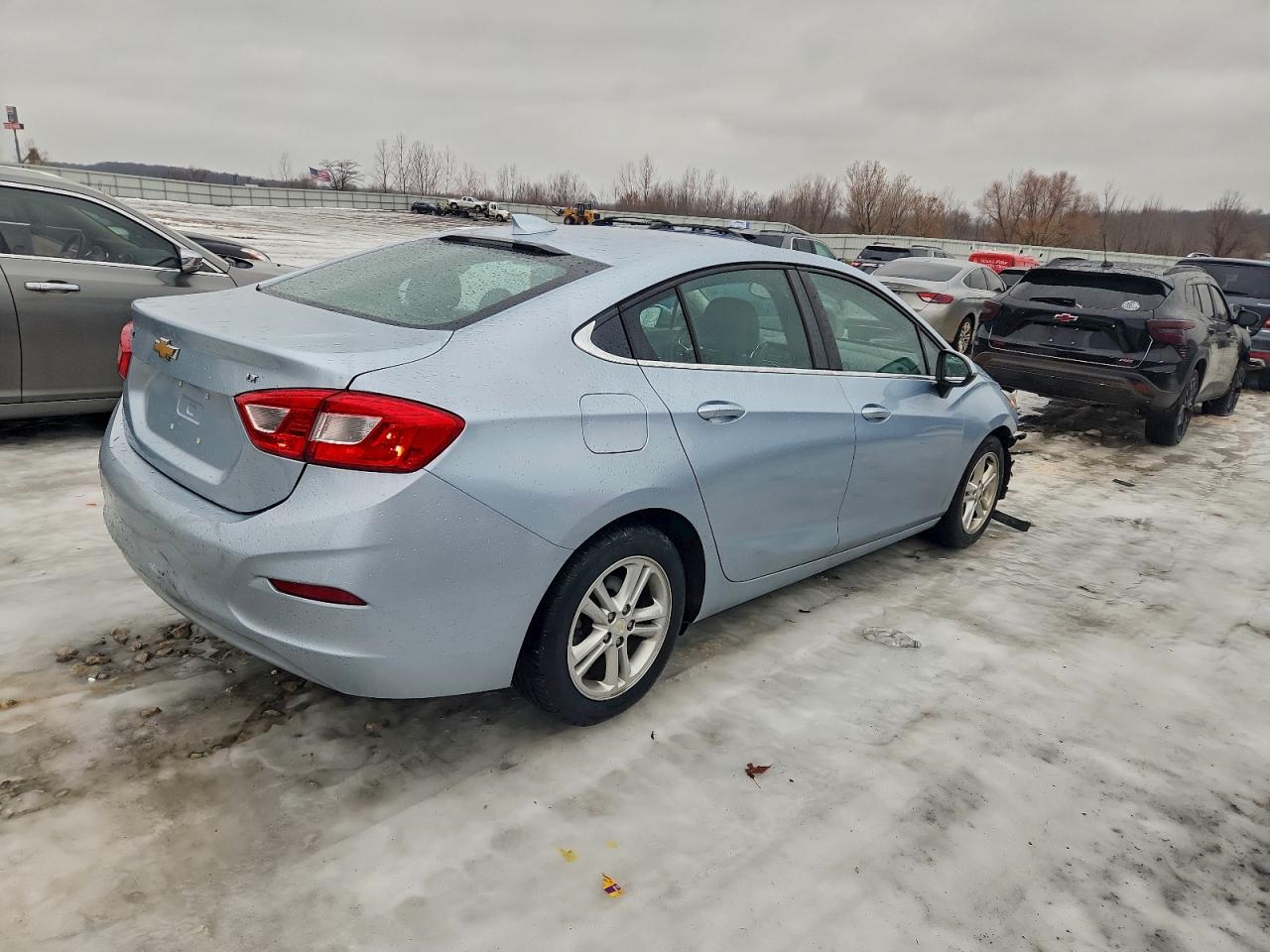 2017 CHEVROLET CRUZE LT photo 3