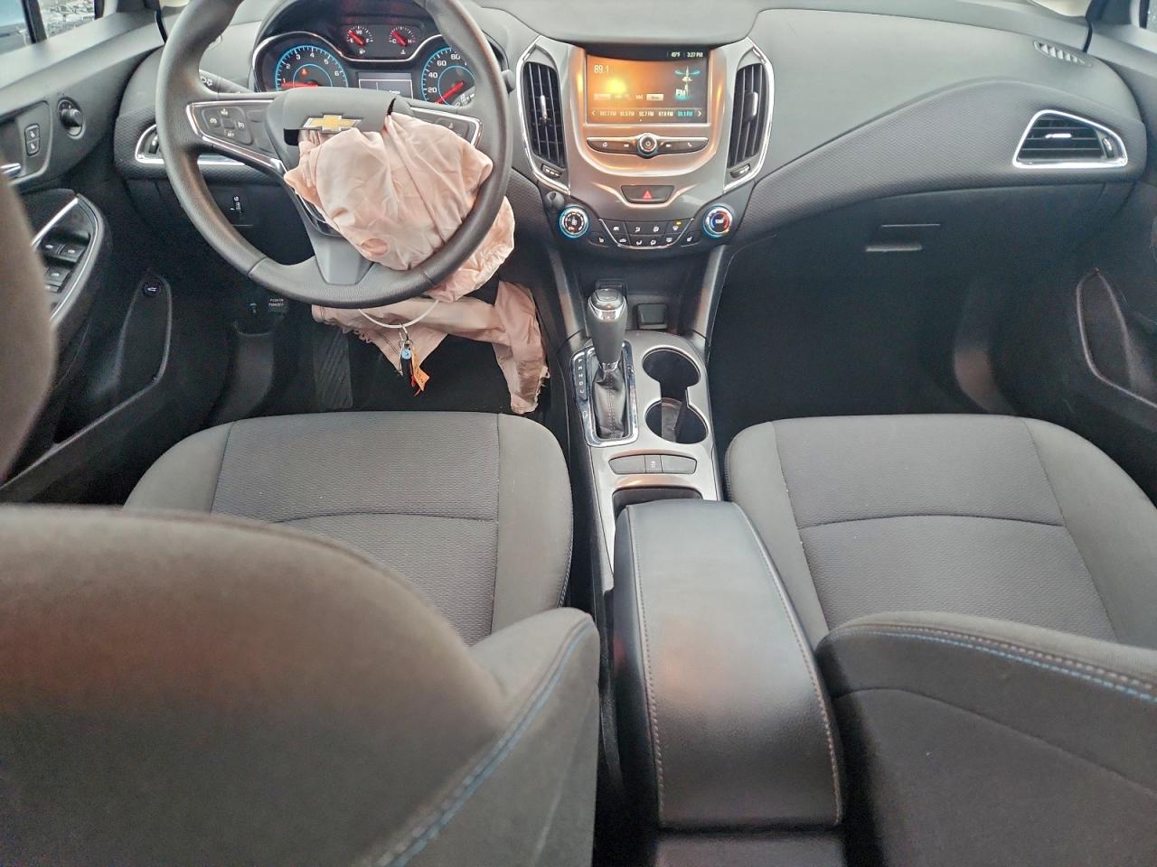 2017 CHEVROLET CRUZE LT photo 8