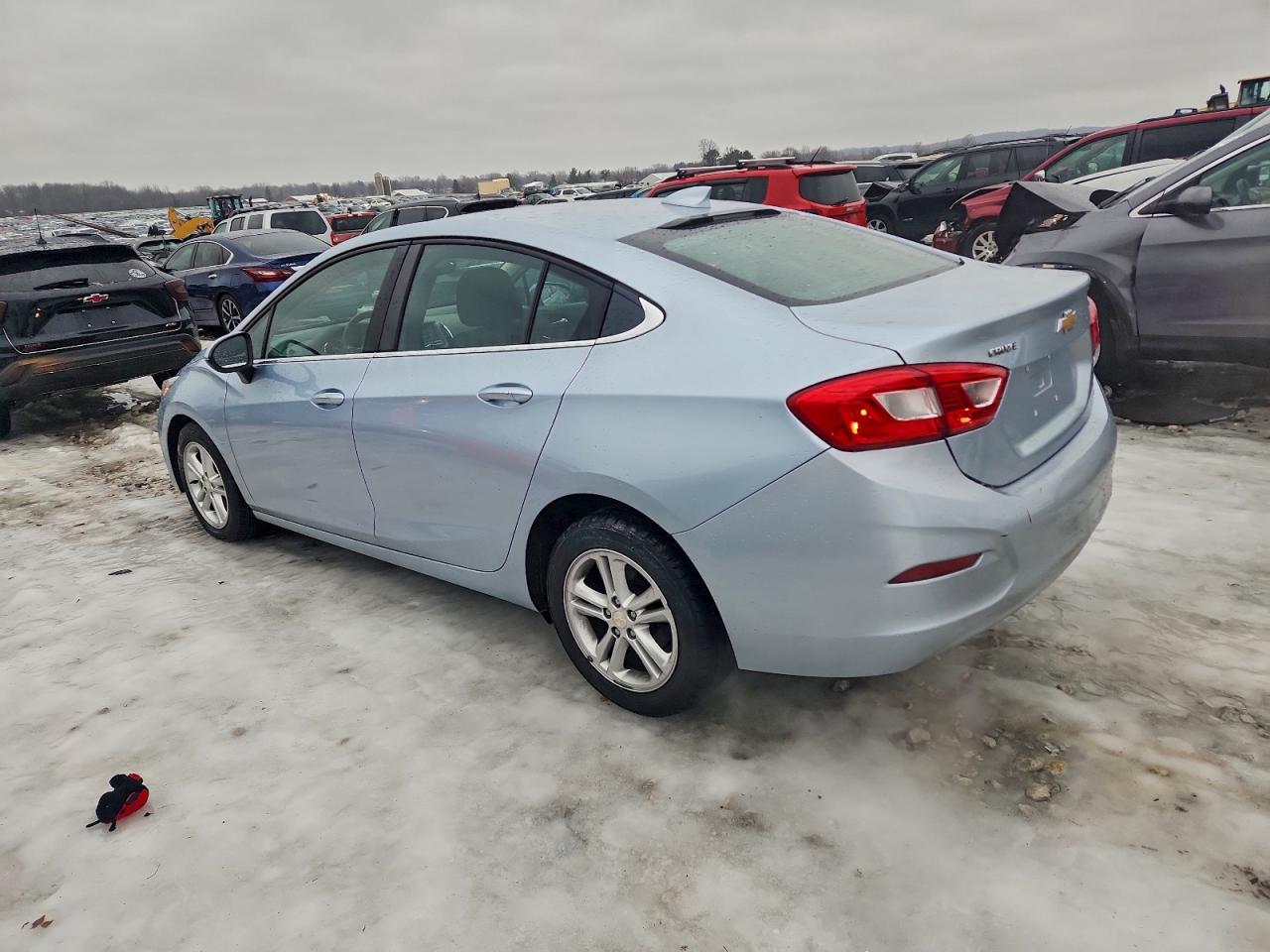 2017 CHEVROLET CRUZE LT photo 2
