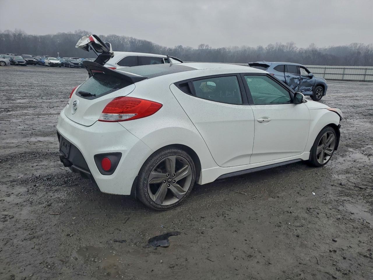 2013 HYUNDAI VELOSTER TURBO photo 3