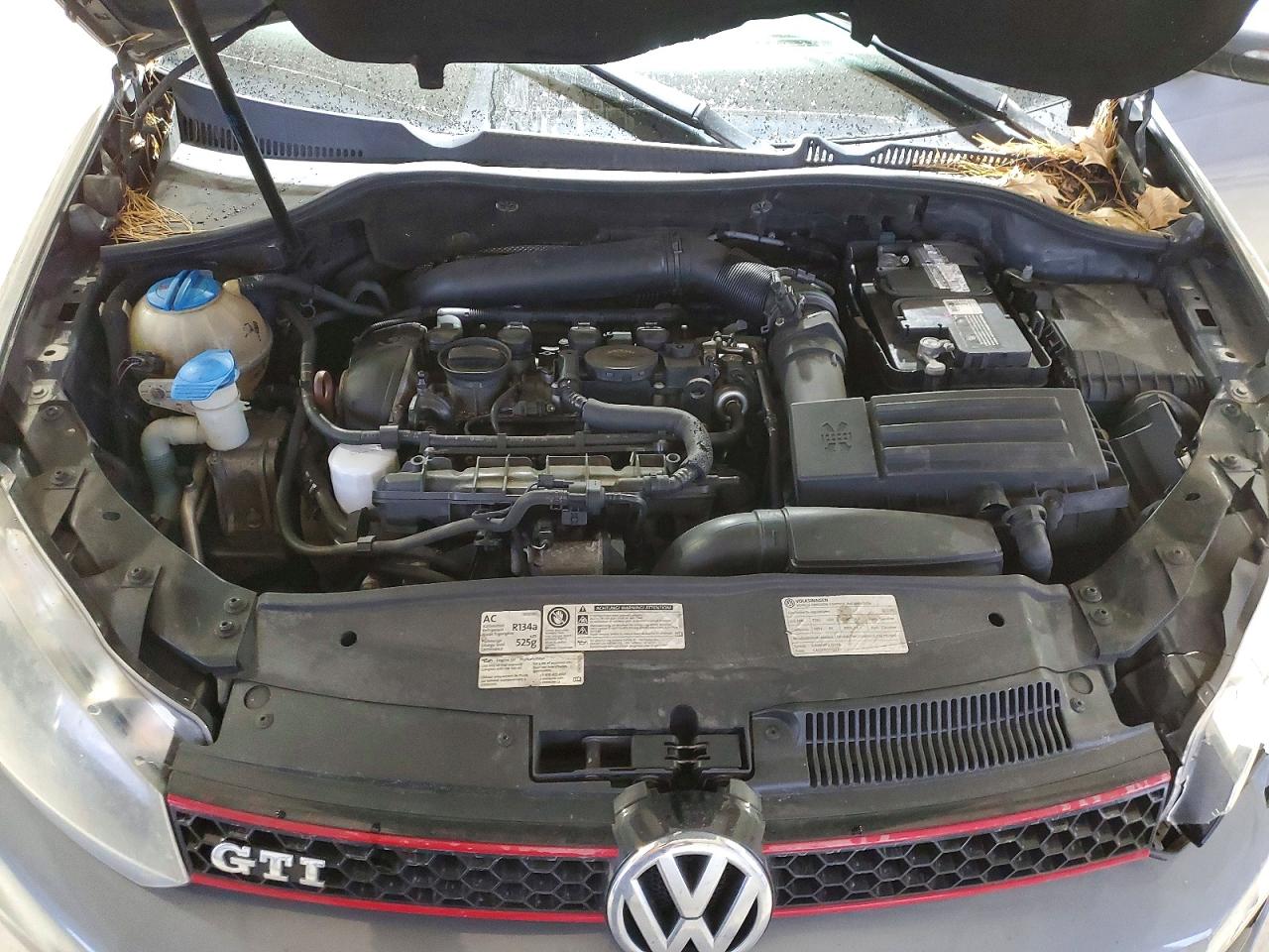 2012 VOLKSWAGEN GTI photo 11