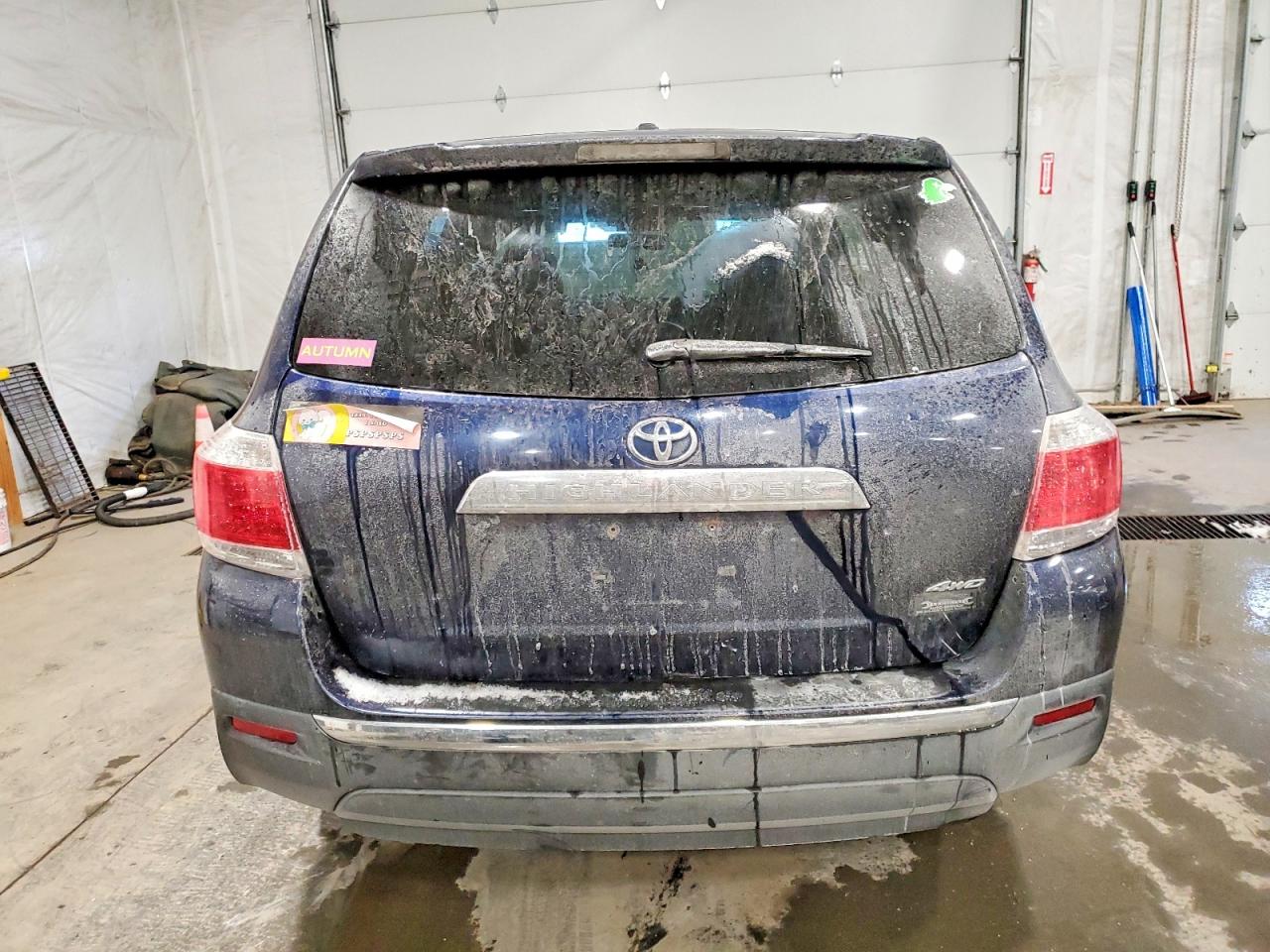 2011 TOYOTA HIGHLANDER BASE photo 6