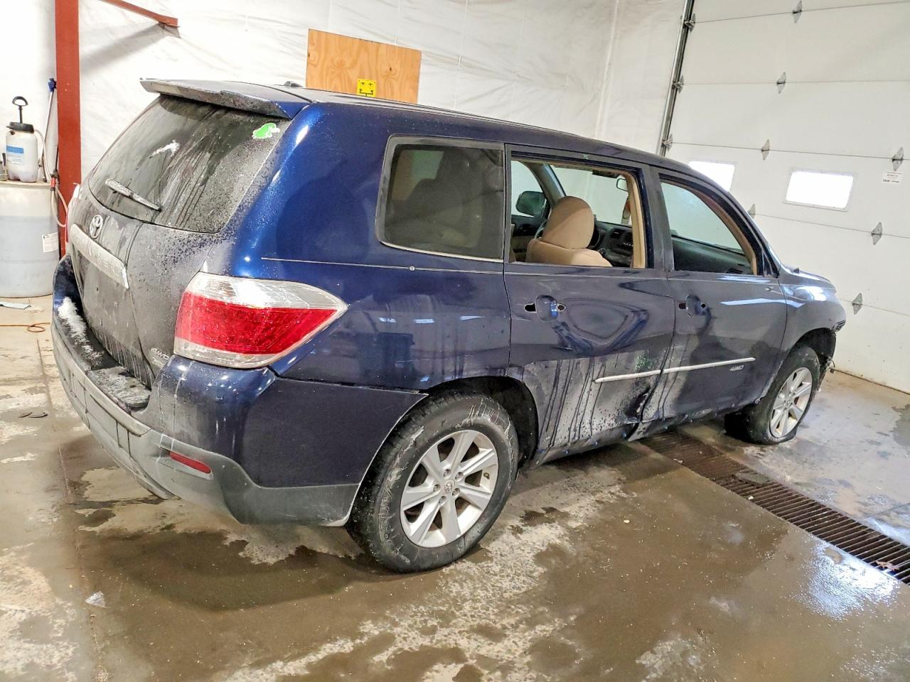 2011 TOYOTA HIGHLANDER BASE photo 3