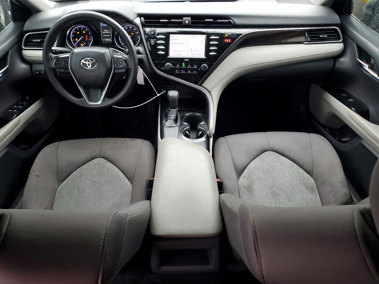 2020 TOYOTA CAMRY LE photo 8