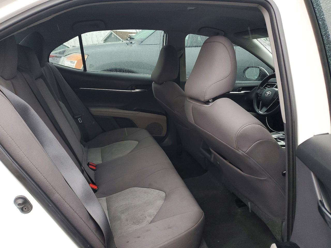 2020 TOYOTA CAMRY LE photo 10