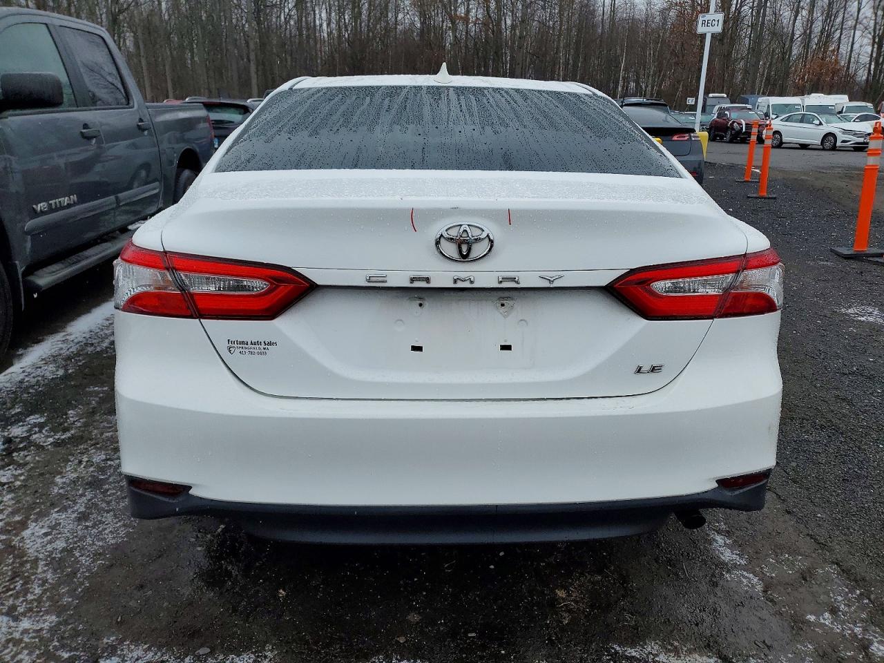 2020 TOYOTA CAMRY LE photo 6