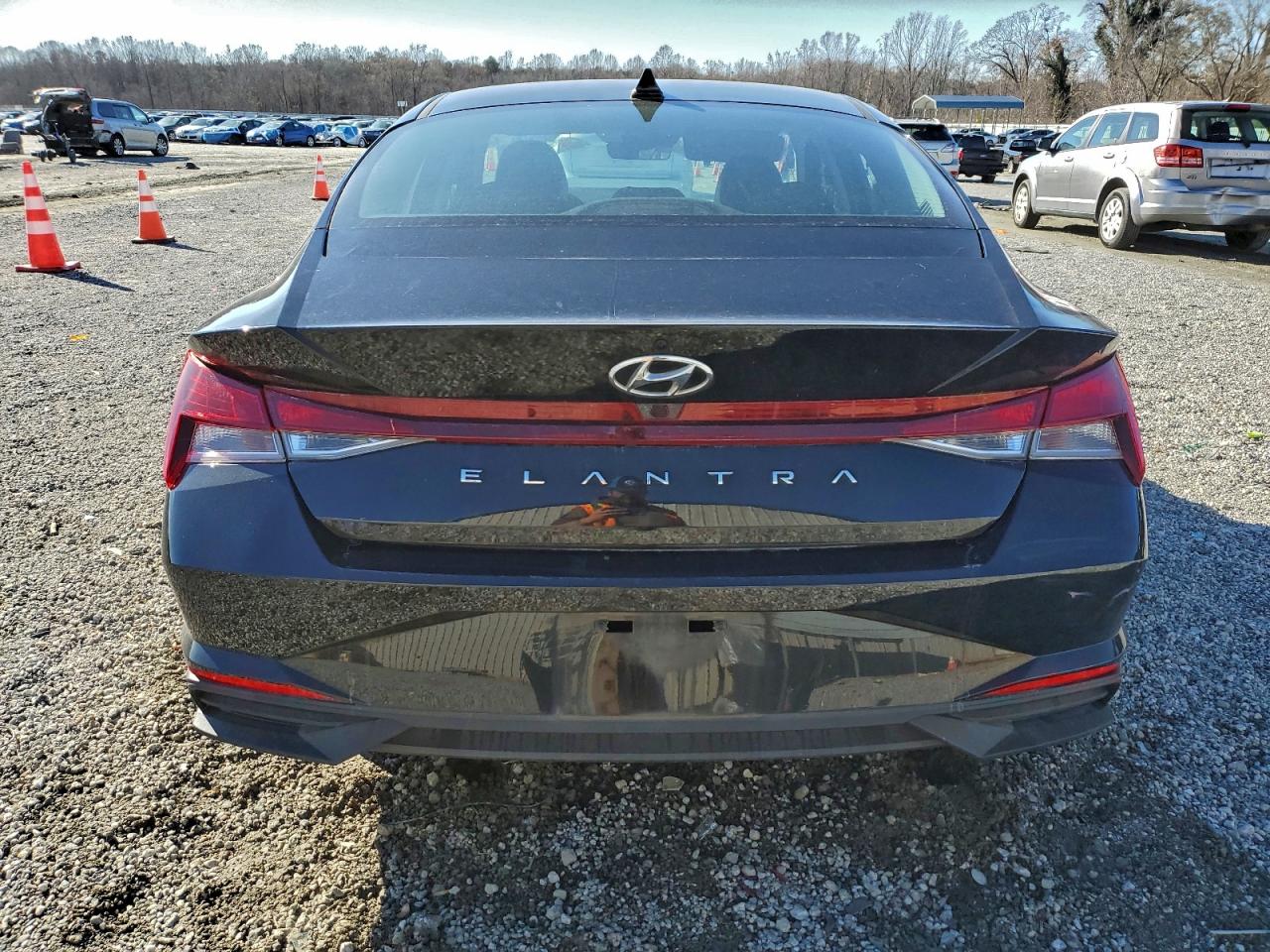 2021 HYUNDAI ELANTRA SEL photo 6