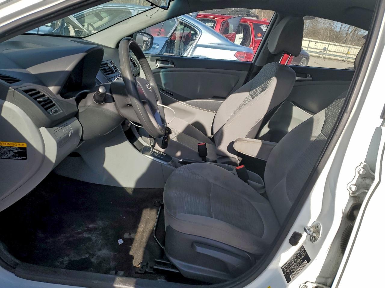2015 HYUNDAI ACCENT GLS photo 7