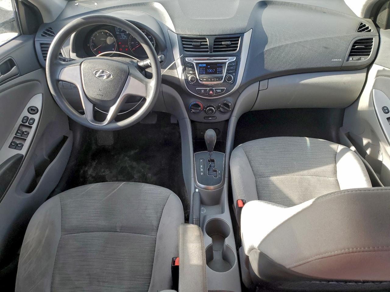 2015 HYUNDAI ACCENT GLS photo 8