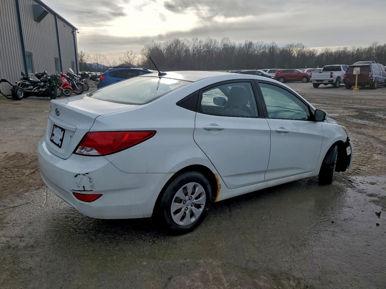 2015 HYUNDAI ACCENT GLS photo 3