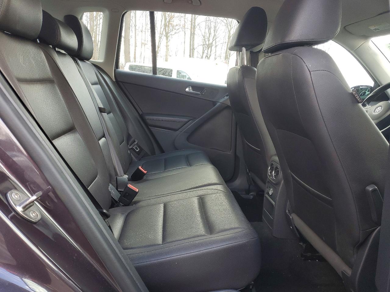 2016 VOLKSWAGEN TIGUAN S photo 11