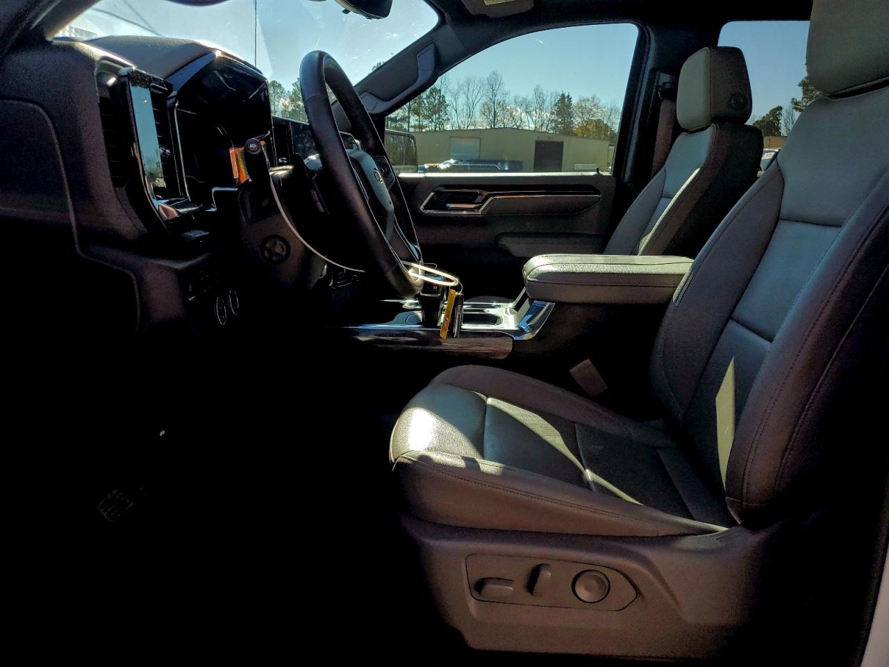 2023 CHEVROLET SILVERADO K1500 LTZ photo 7