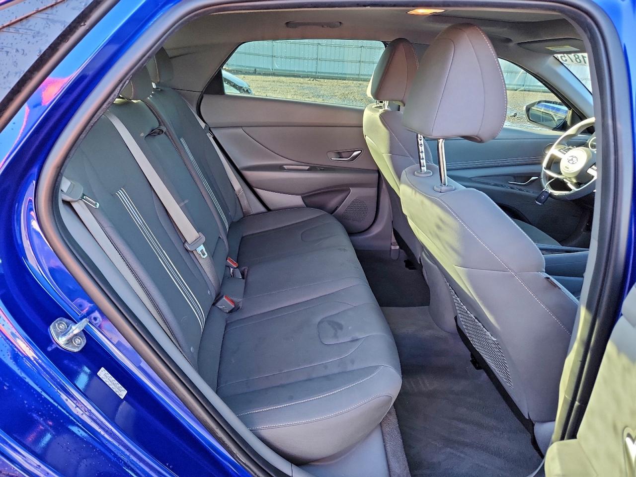 2022 HYUNDAI ELANTRA SEL photo 10