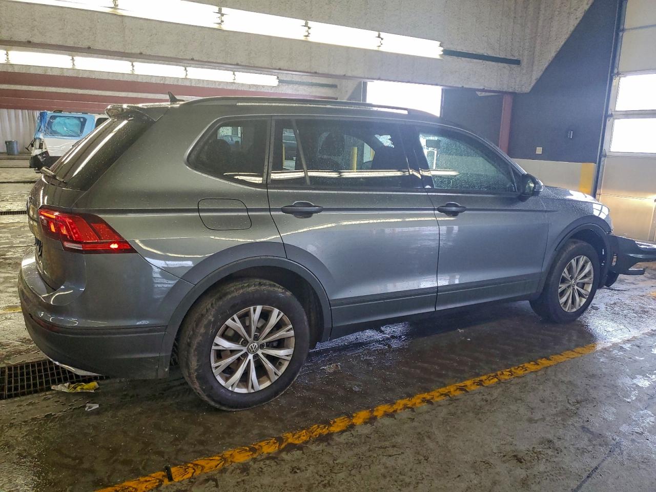 2020 VOLKSWAGEN TIGUAN S photo 3