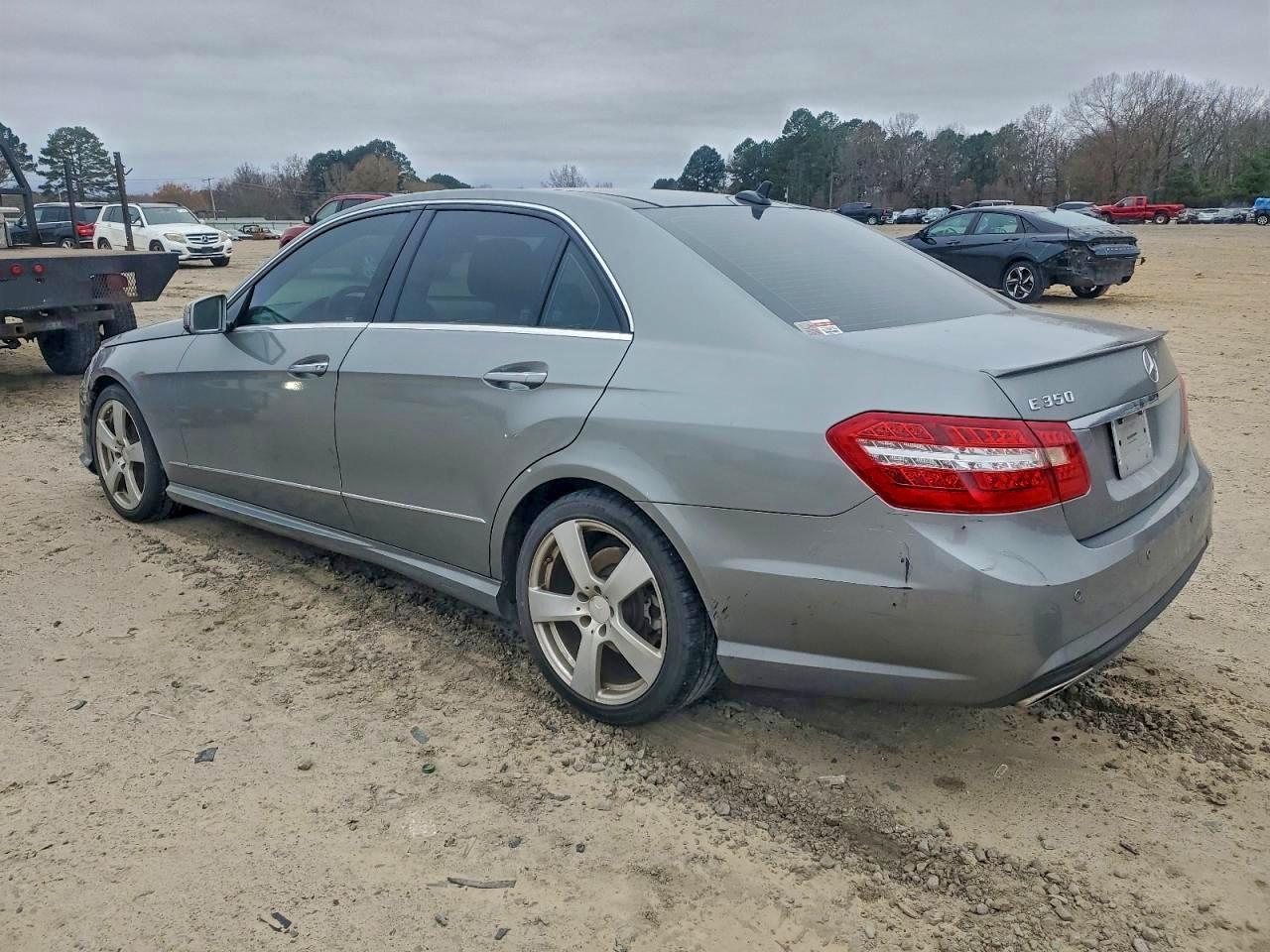 2011 MERCEDES-BENZ E 350 photo 2