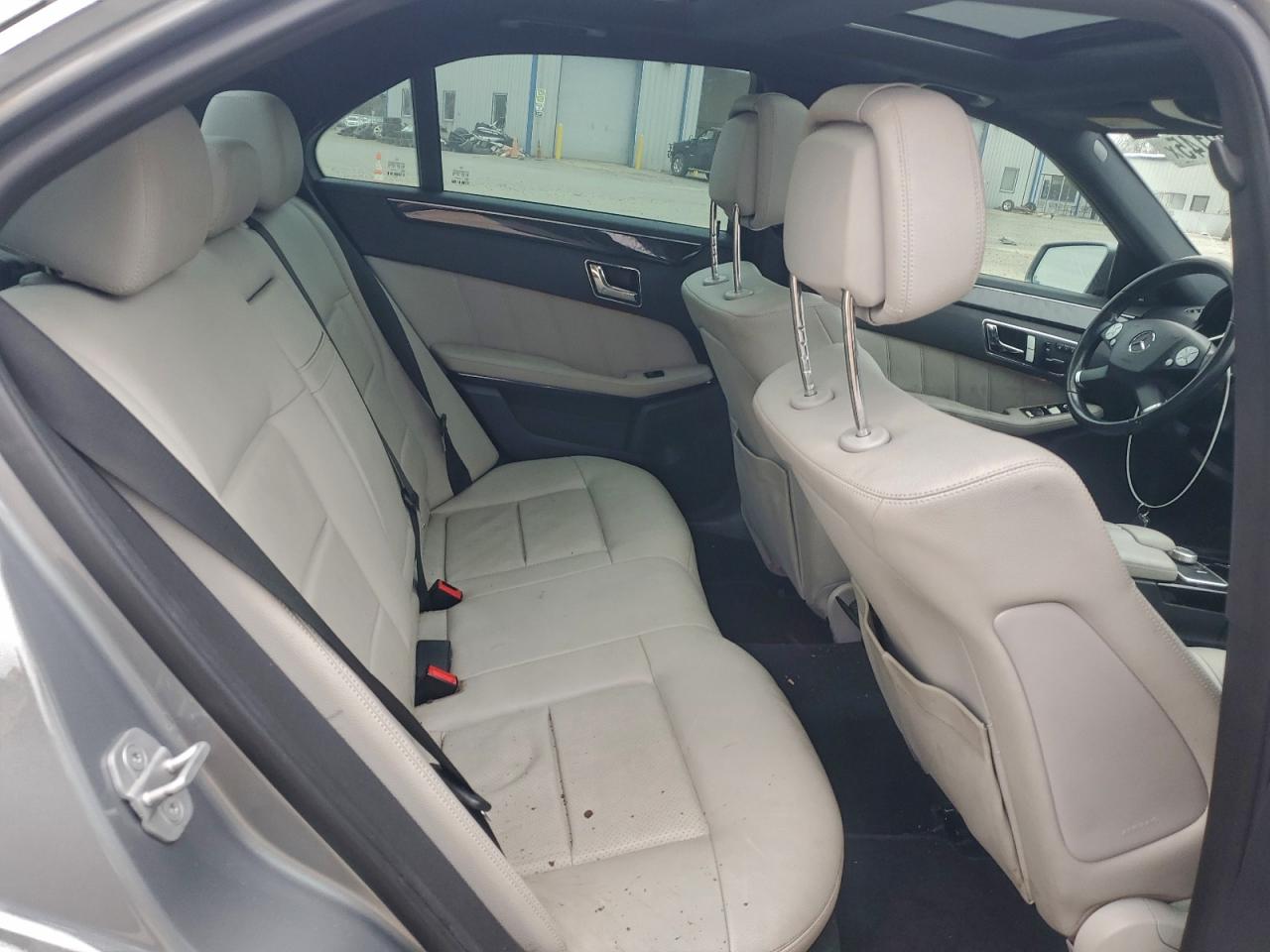 2011 MERCEDES-BENZ E 350 photo 10