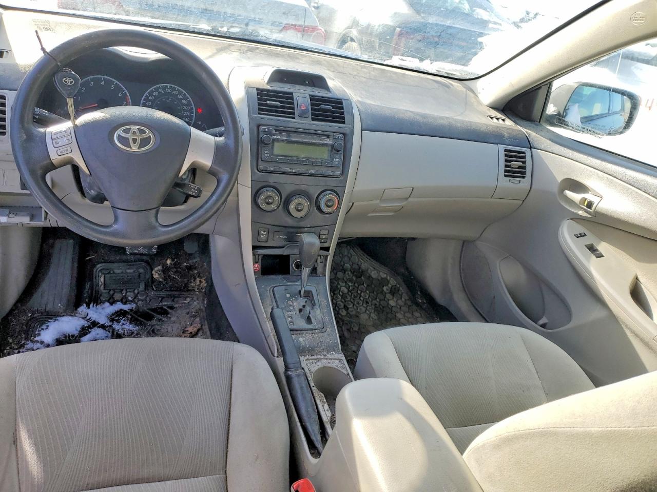 2013 TOYOTA COROLLA BASE photo 8