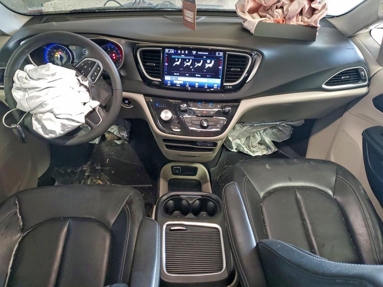 2023 CHRYSLER PACIFICA TOURING L photo 8
