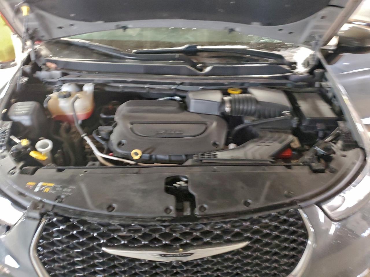 2023 CHRYSLER PACIFICA TOURING L photo 12
