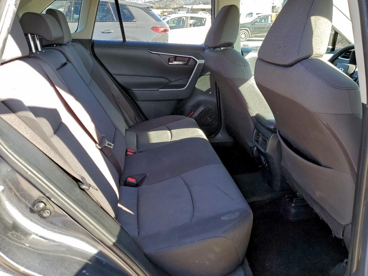 2019 TOYOTA RAV4 XLE photo 11