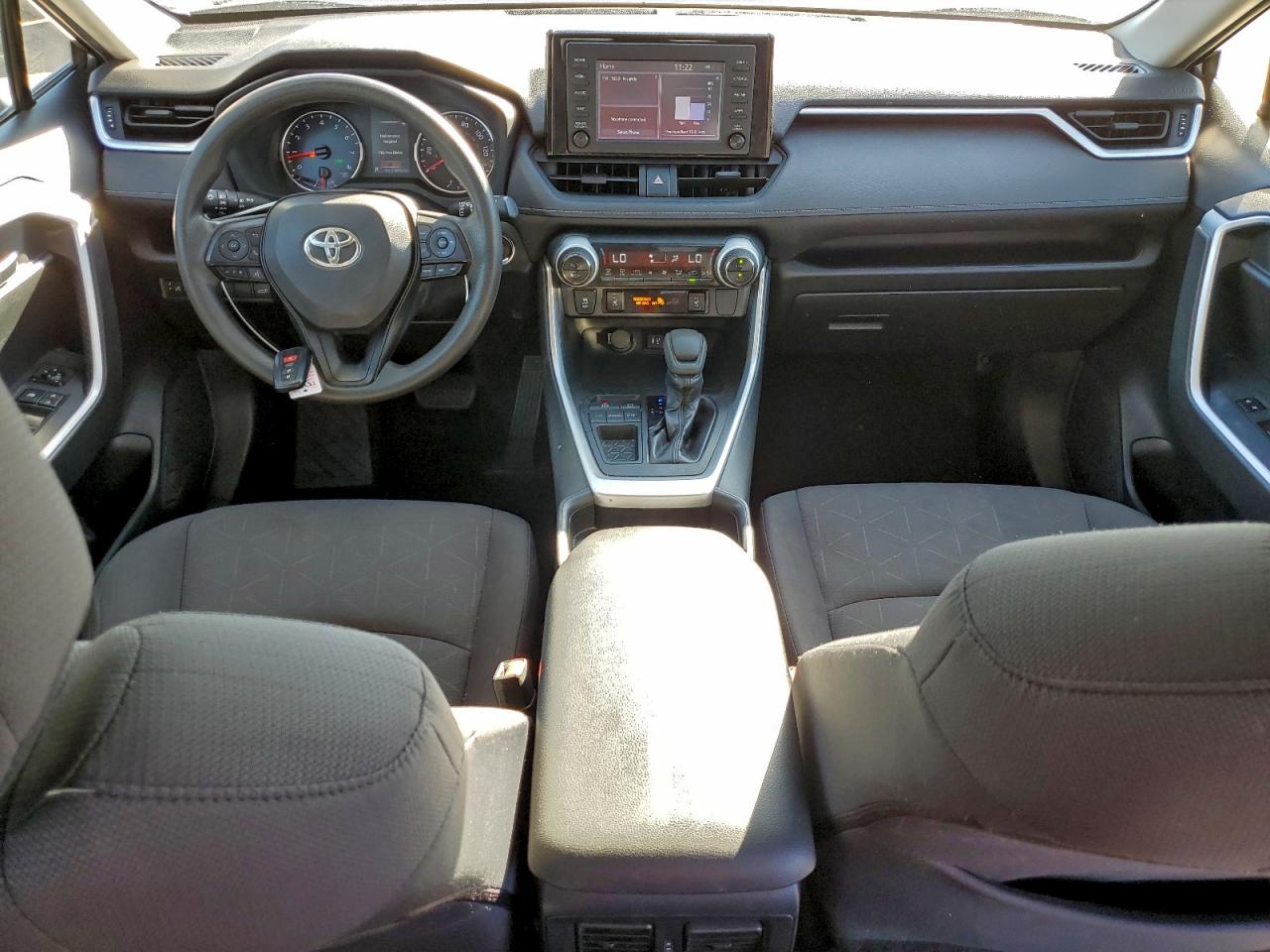 2019 TOYOTA RAV4 XLE photo 8