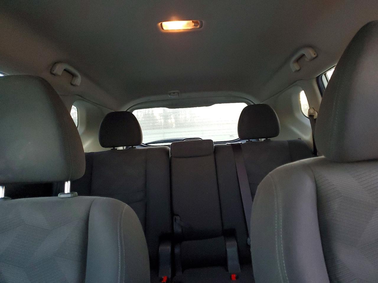 2016 NISSAN ROGUE S photo 10