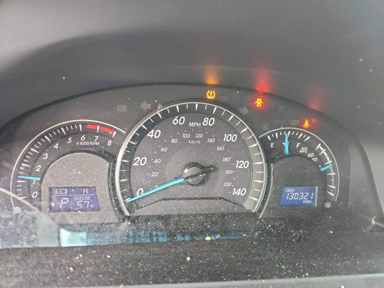 2014 TOYOTA CAMRY L photo 9