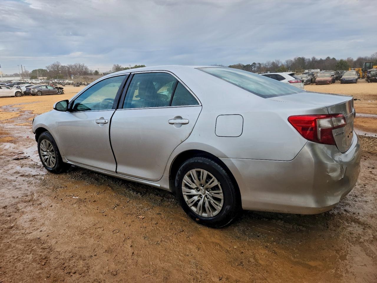 2014 TOYOTA CAMRY L photo 2