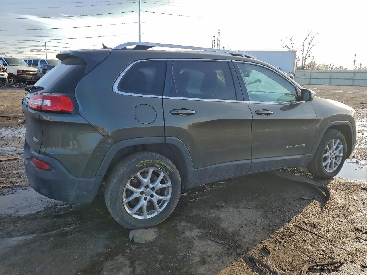 2015 JEEP CHEROKEE LATITUDE photo 3