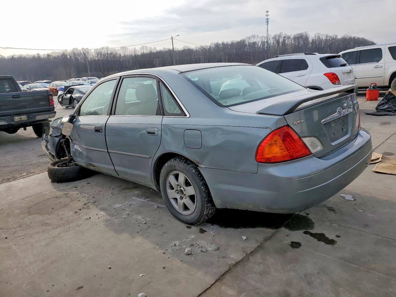 2002 TOYOTA AVALON XL photo 2